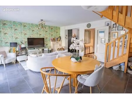 maison 4 pièces 85 m²