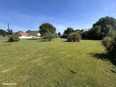 terrain 1300 m² meillon