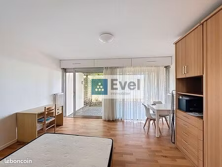 studio 1 pièce 30 m²