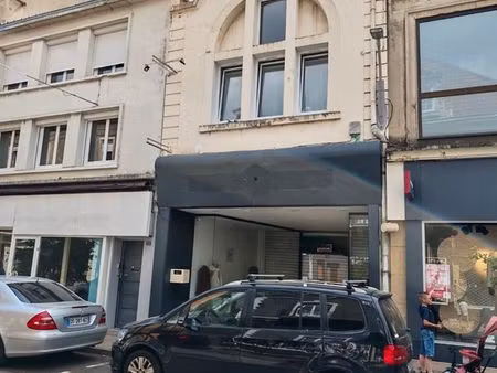 immeuble de rapport – loft 140 m² rénové + local commercial loué – rentabilité attractive 