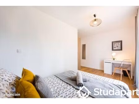 chambre 1 pièce 12 m²