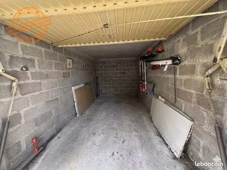 parking/box écully