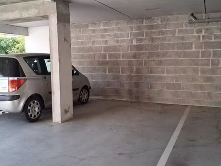 a louer place de parking couvert centre pouliguen 70 euros au mois ou à l'année