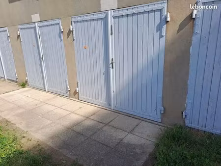 garage extérieur / aérien