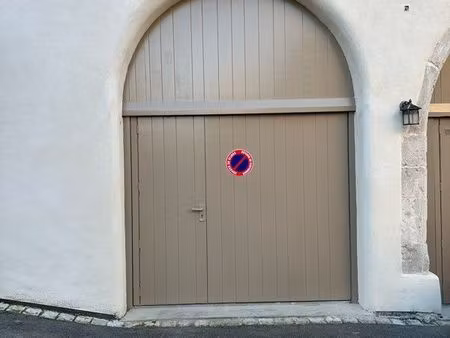 loue bureau et ou garage à pesmes
