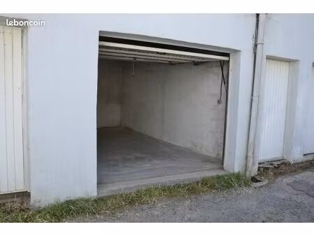 a louer garage centre st-nazaire