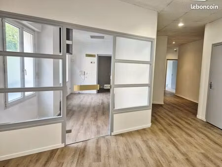 ◊ beauvais – local professionnel entièrement rénové de 211 m² avec parkings privatifs