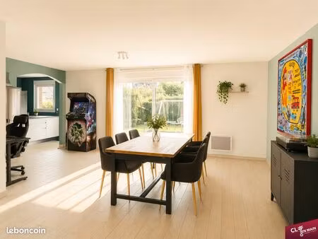 maison 7 pièces 110 m²