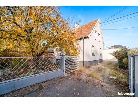 vente en viager: maison f5 de 90 m2 dans une impasse