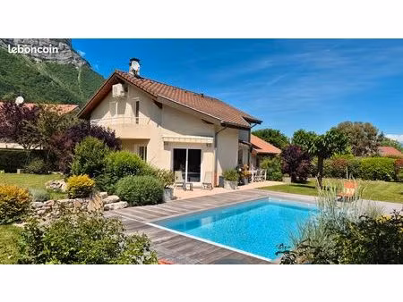 maison 120 m2  1200 m2 terrain  dpe a  ensoleillée  4 chambres  piscine