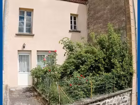 maison avec cour  grange et dépendance