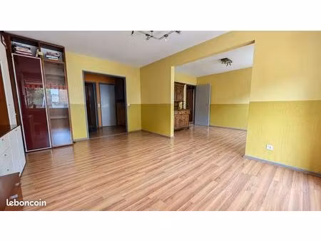 appartement 4 pièces de 86 66 m² – garage fermé  cave et balcon sud