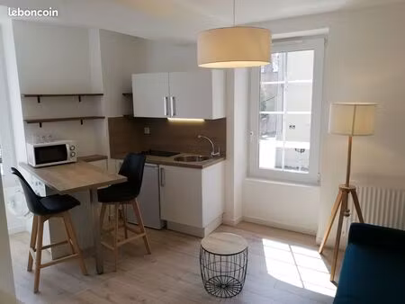 studio meublé rénové avec exterieur