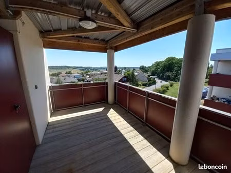 bel appartement f3 lumineux  stué dans une résidence calme et bien entretenue  équipée d'u