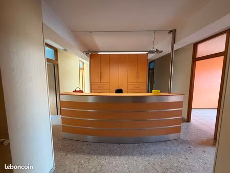 cabinet professionnel médical de 130 m2 réaménageable en appartement individuel