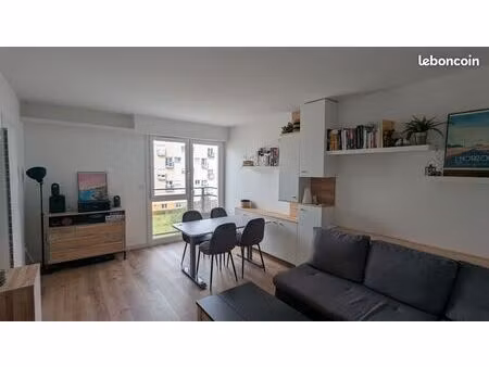 t2 - dernier étage avec parking + cave - 45m² / quartier albert 1er/fromentin
