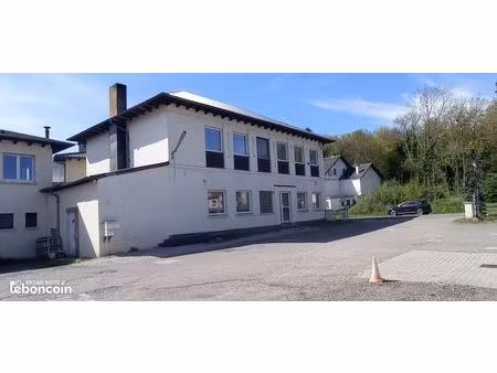 3 bureaux distincts