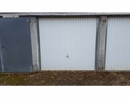 garage box fermé à laval