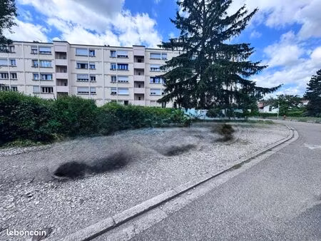 place de parking privé