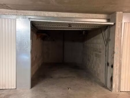 garage/box 12 m² lyon