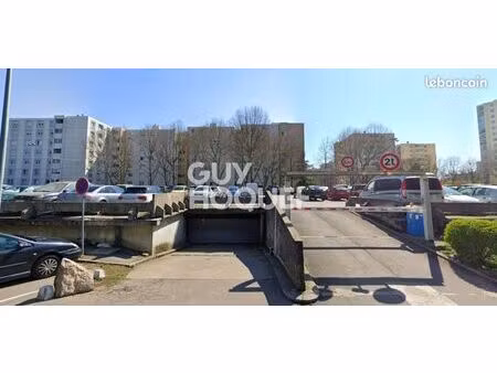 parking vaulx en velin