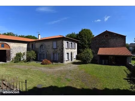 ensemble exceptionnel à la campagne proche de la ville