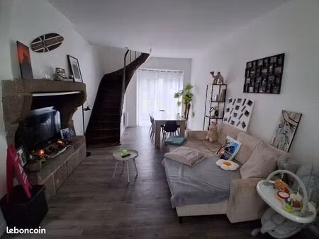 maison rénovée à louer à grazay