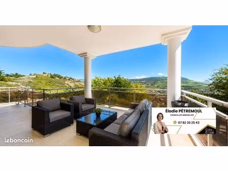villa 4 pièces 190 m²