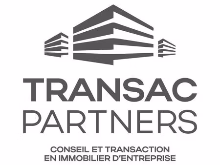 terrain d'activité 11 957 m² — façade rd 900 — laval/changé