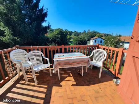 studio 4 pièces 82 m²