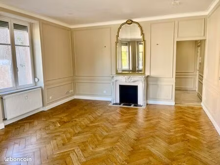 appartement deux-pièces 53 m²