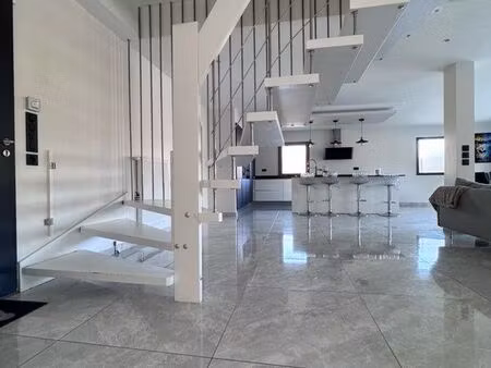 maison contemporaine 197 m² – pièce de vie de 100 m² – 4 chambres – construction 2020