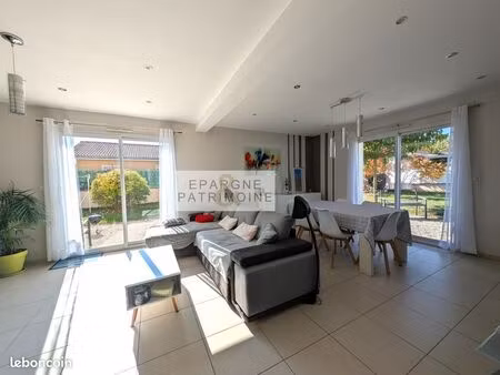 villa 5 pièces 111 m²