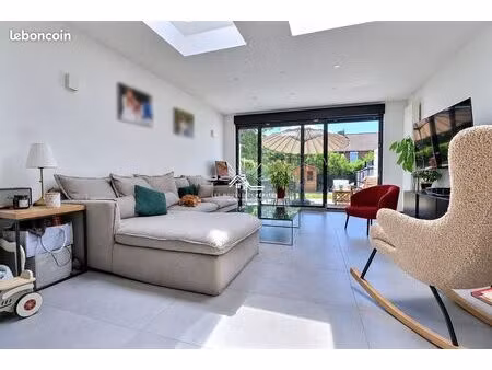 maison 3 pièces 90 m²