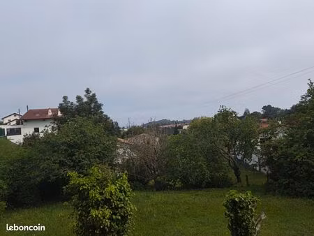 av terrain 600 m2