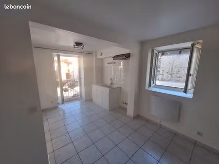 t2 - 34 m² - 420 euros