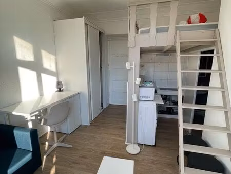 studio meuble hyper centre avec balcon