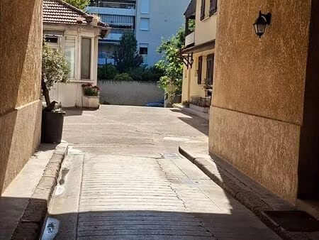parking extérieur dans copropriété