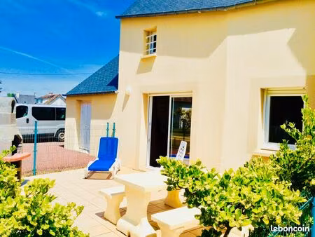 maison a vendre à 150 mètres de la plage avec dépendance