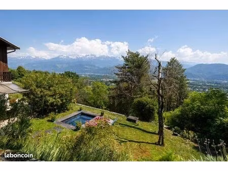 maison 8 pièces 210 m²