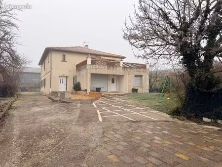 maison d'artisan de 256m2 sur 1300m2 de terrain