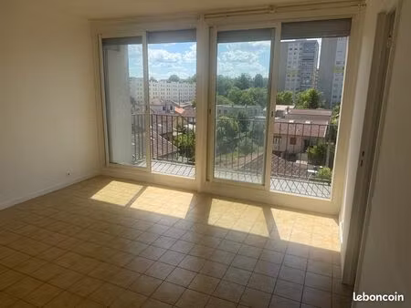 3 pièces 67 m2 bron 69500 quartier 7 chemins