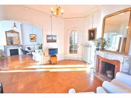 triangle d'or - appartement bourgeois rénové avec large balcon plein sud  suite parentale 