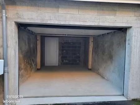 garage / box