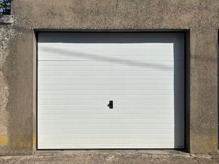 garage à vendre – le lude (hyper centre-ville)
