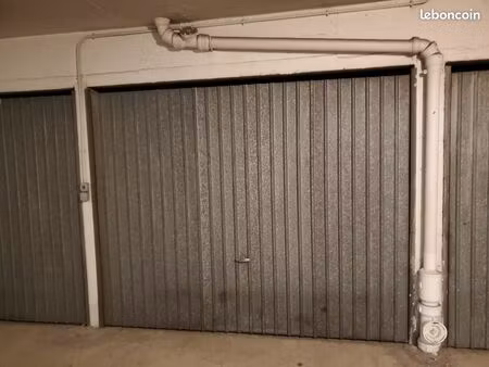 a louer box fermé 13 m² quartier boucicaut-lourmel