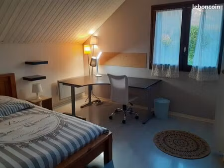 loue chambre pour étudiant/étudiante dans maison individuelle à 200 m du campus d'annecy-l