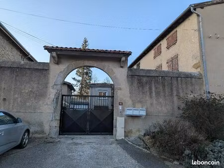 maison dans ancienne ferme