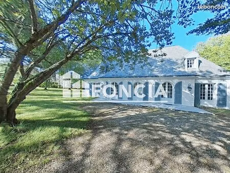 maison 9 pièces 245 m²