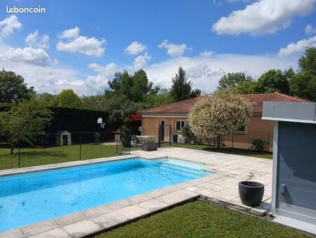 maison de plain-pied avec piscine & pergola bioclimatique – les martres d’artière